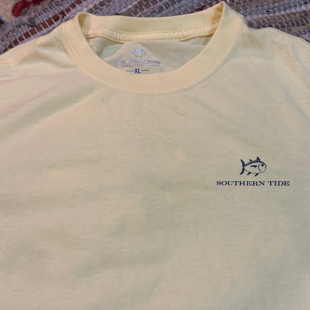 Southern Tide Light Yellow Tee  like new